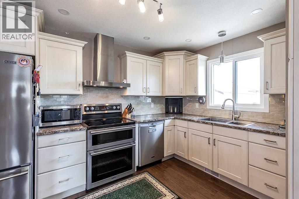 6 Rossland Crescent SE - 7