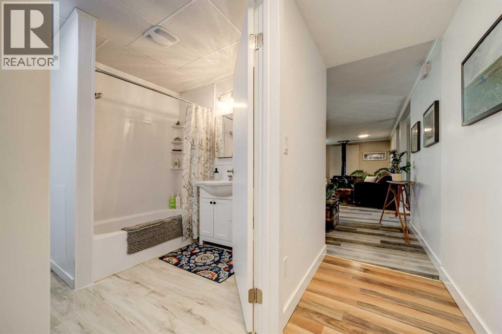 22925 4 Avenue - 12