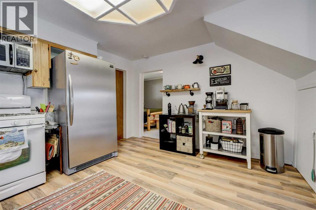 22925 4 Avenue - 10