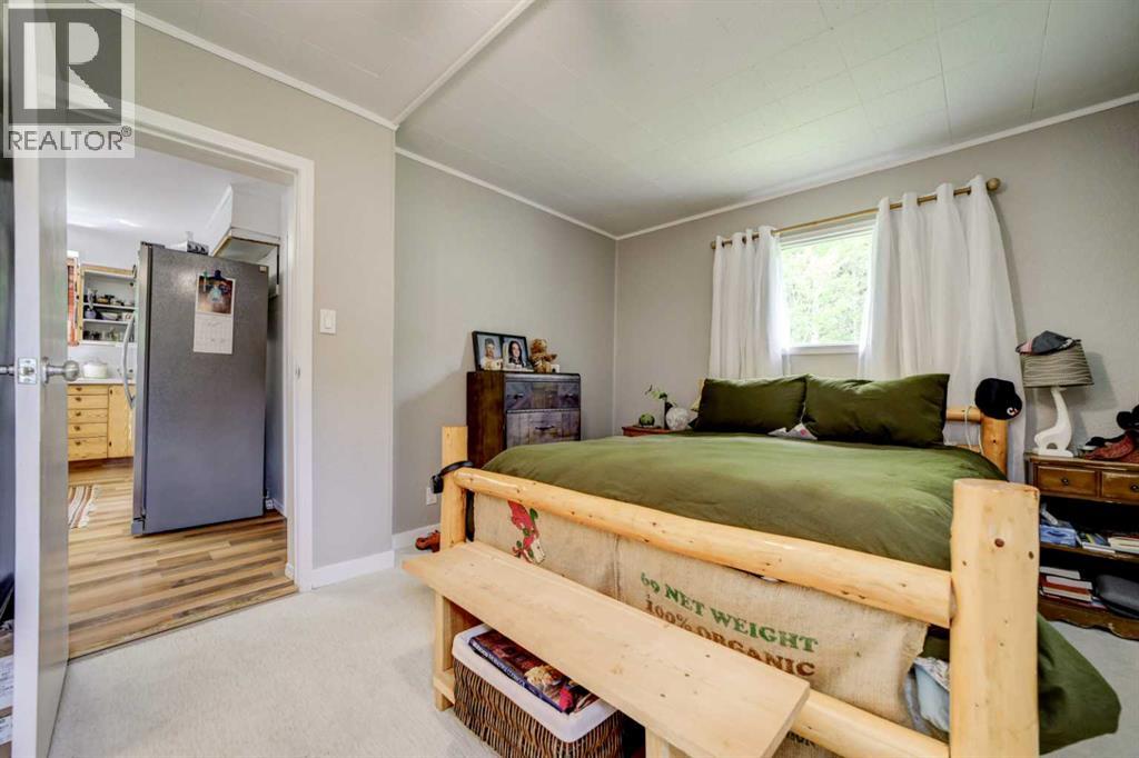 22925 4 Avenue - 23