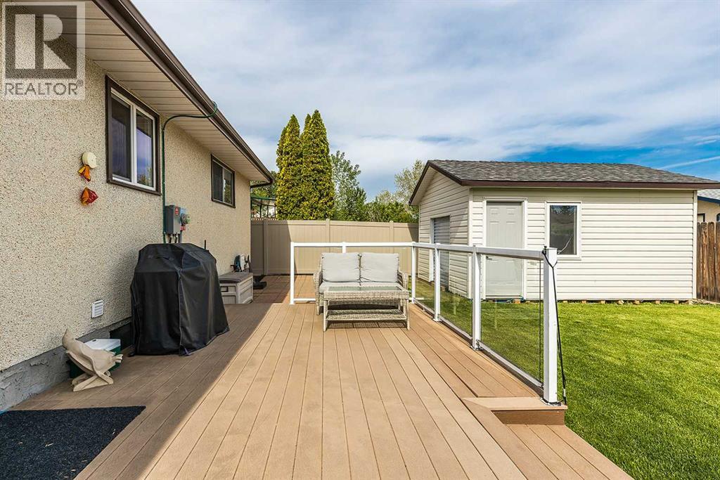 6 Rossland Crescent SE - 35