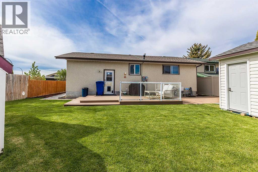 6 Rossland Crescent SE - 39