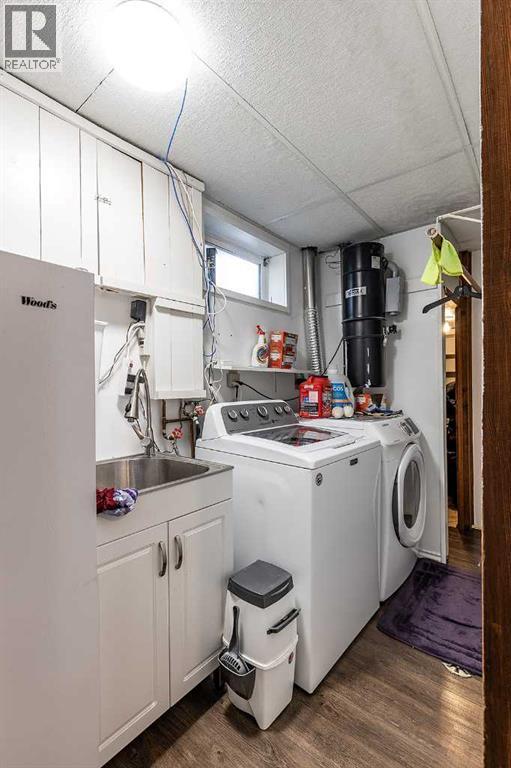 6 Rossland Crescent SE - 31