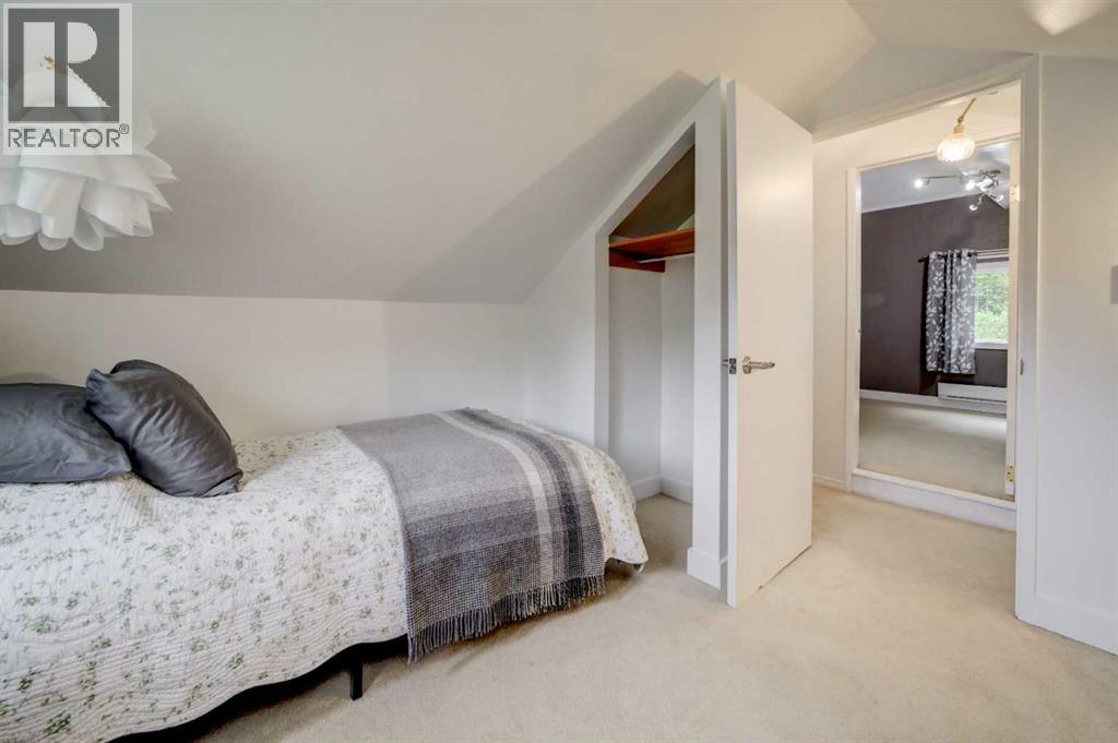 22925 4 Avenue - 26