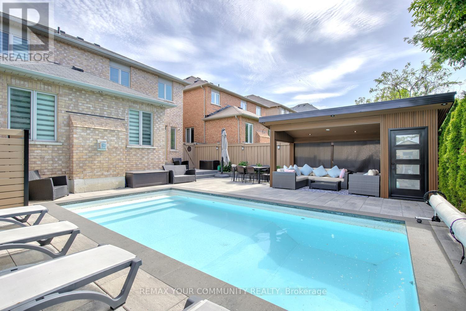 Photo of 16 MURET CRESCENT