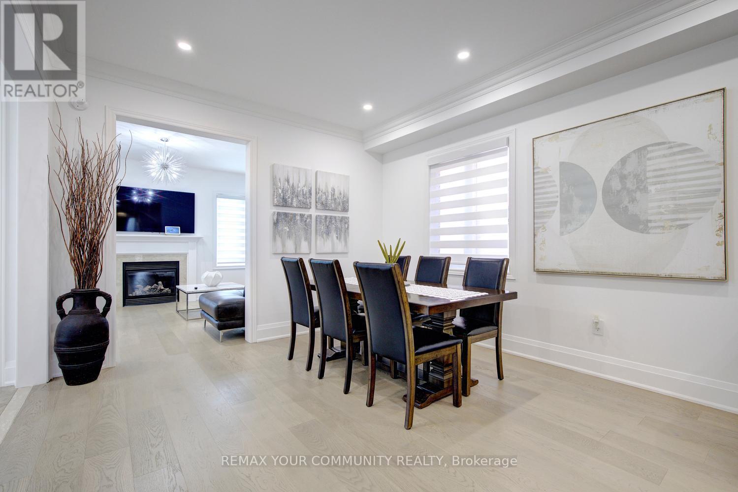 16 MURET CRESCENT - 7