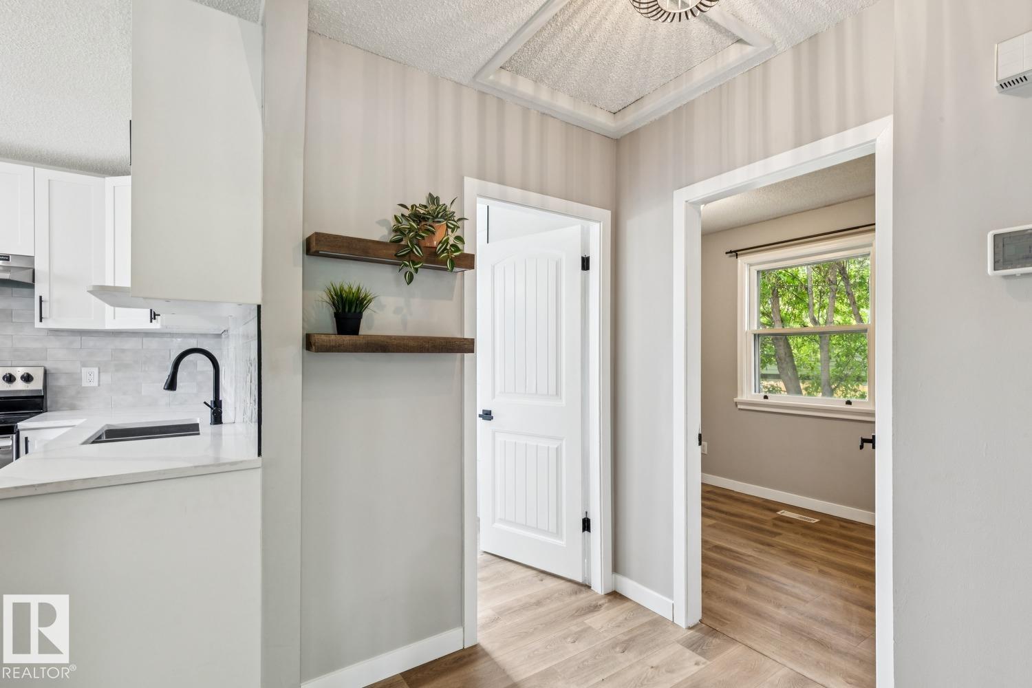 4037 114 AV NW — photo 11