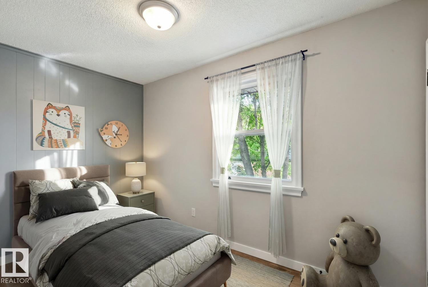 4037 114 AV NW — photo 13