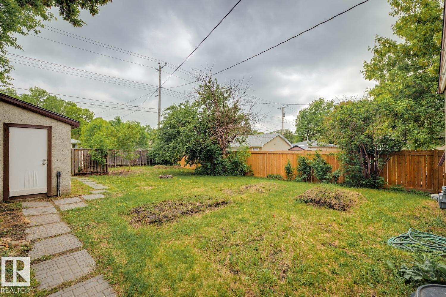 4037 114 AV NW — photo 26