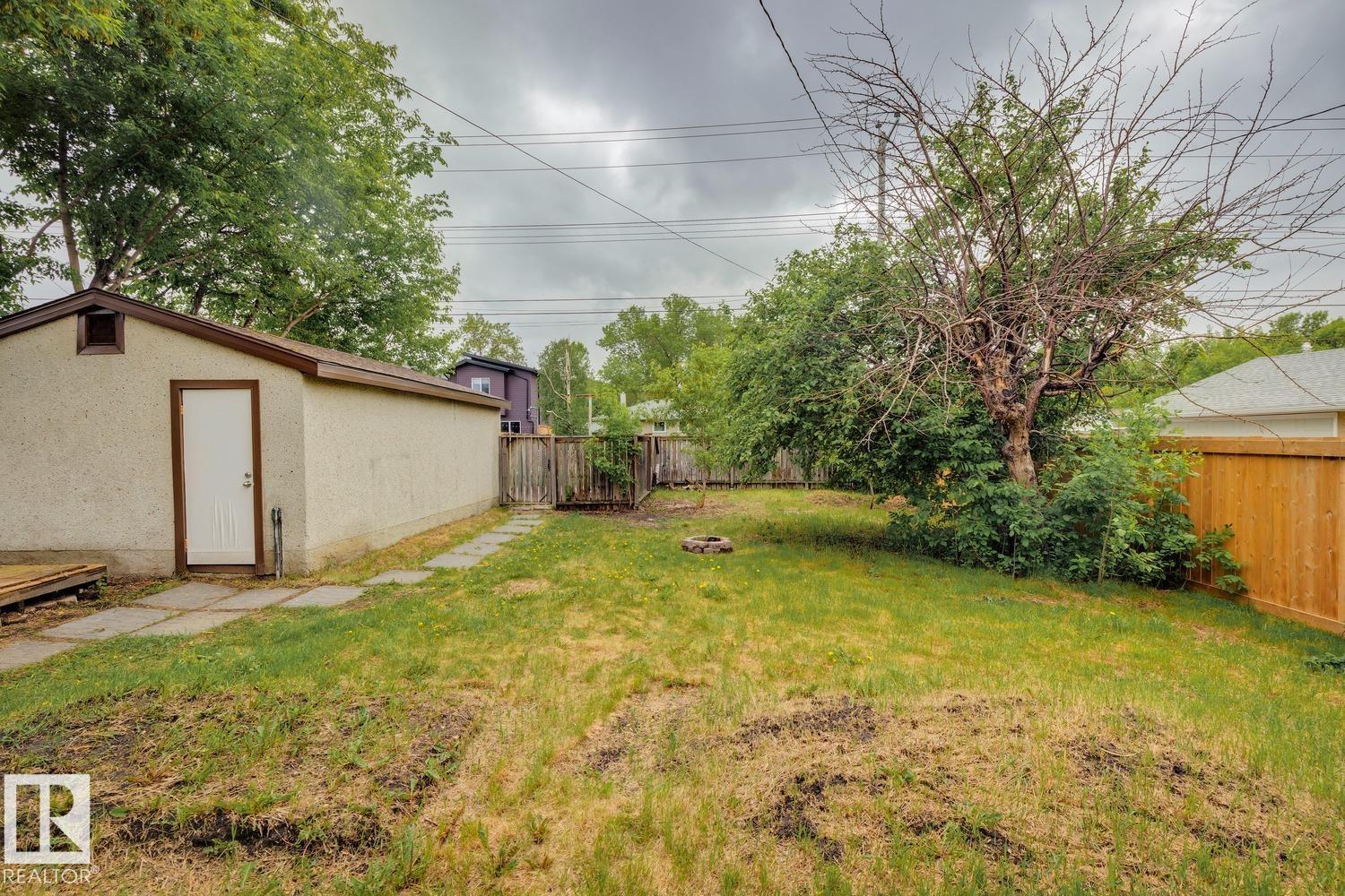 4037 114 AV NW — photo 30