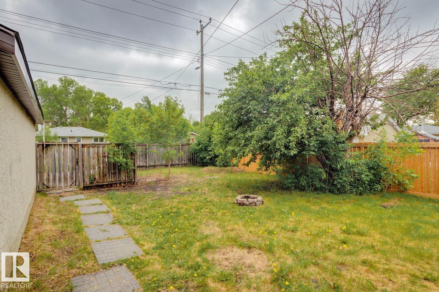 4037 114 AV NW — photo 31