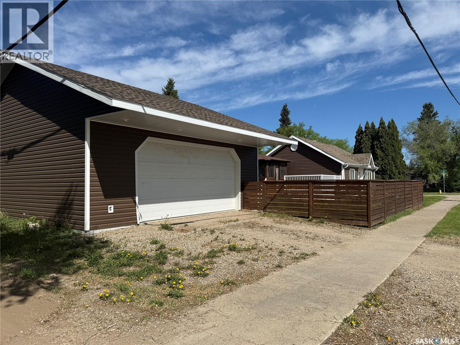 300 8th AVENUE W - Image 2