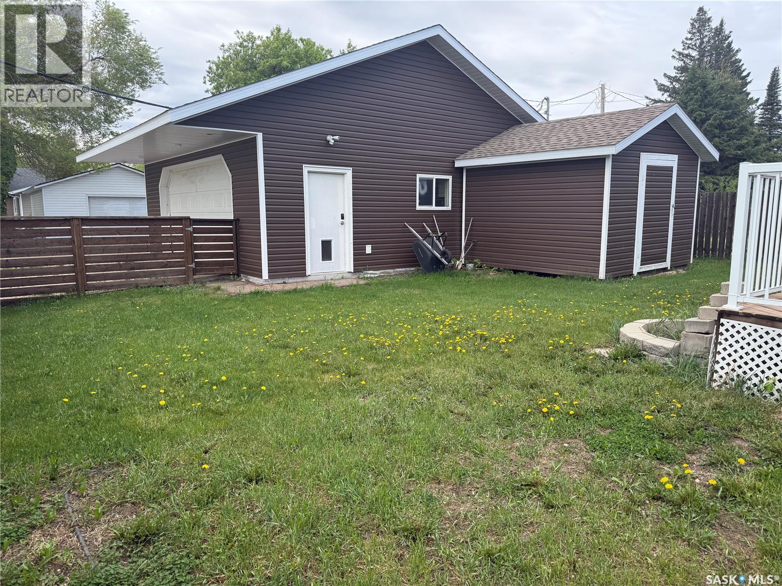 300 8th AVENUE W - 21