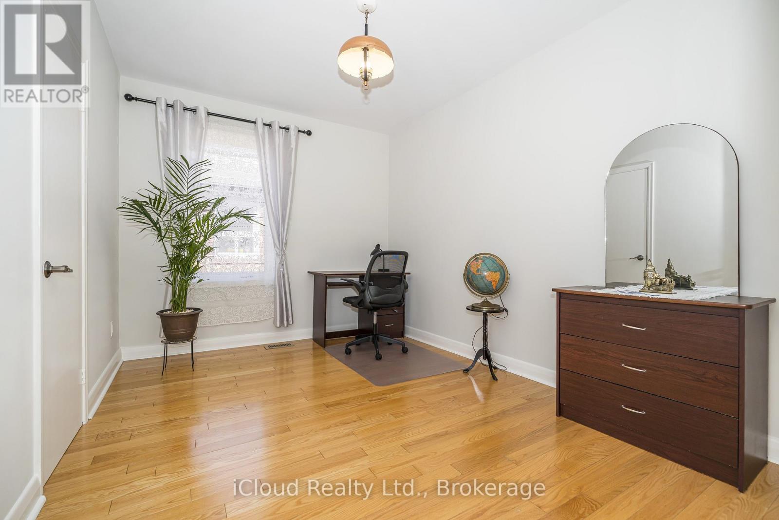 127 SILVERHILL DRIVE - 11