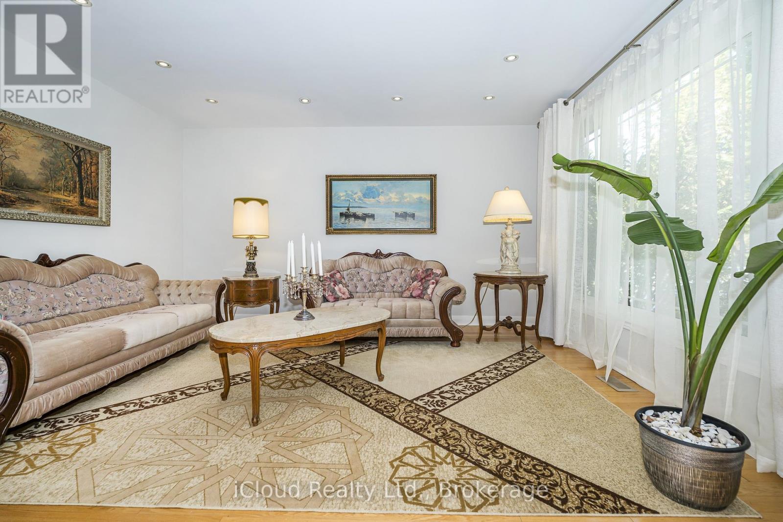127 SILVERHILL DRIVE - 8