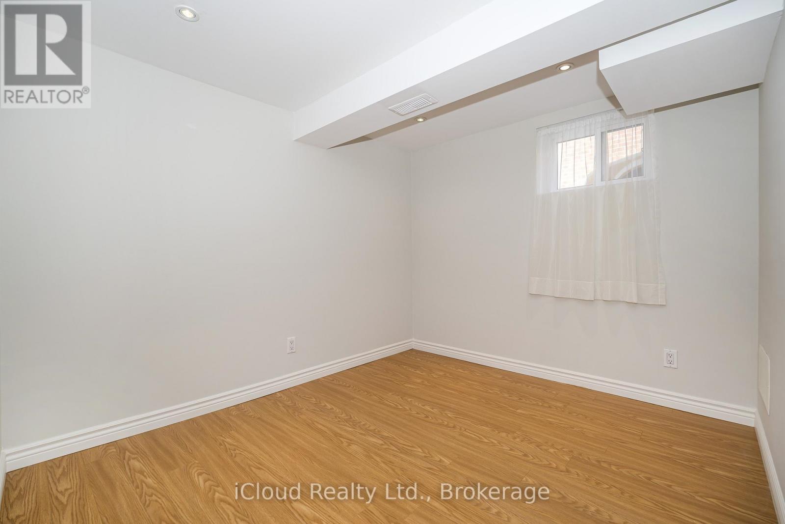 127 SILVERHILL DRIVE - 23