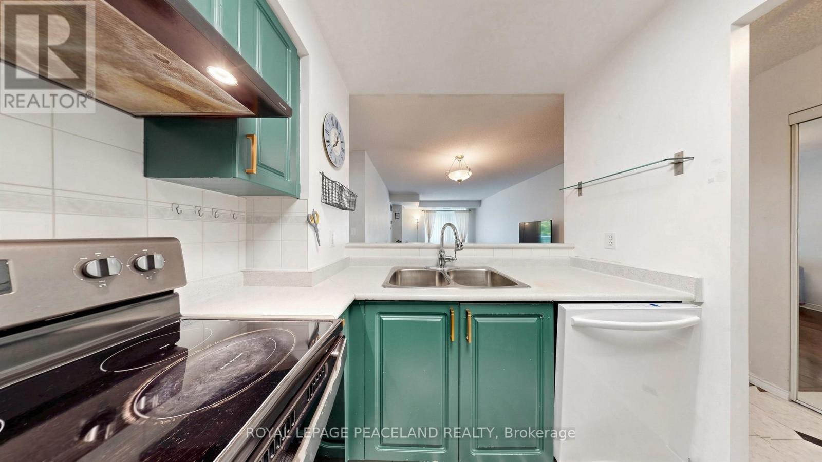 #409 18 PEMBERTON AVENUE - 12