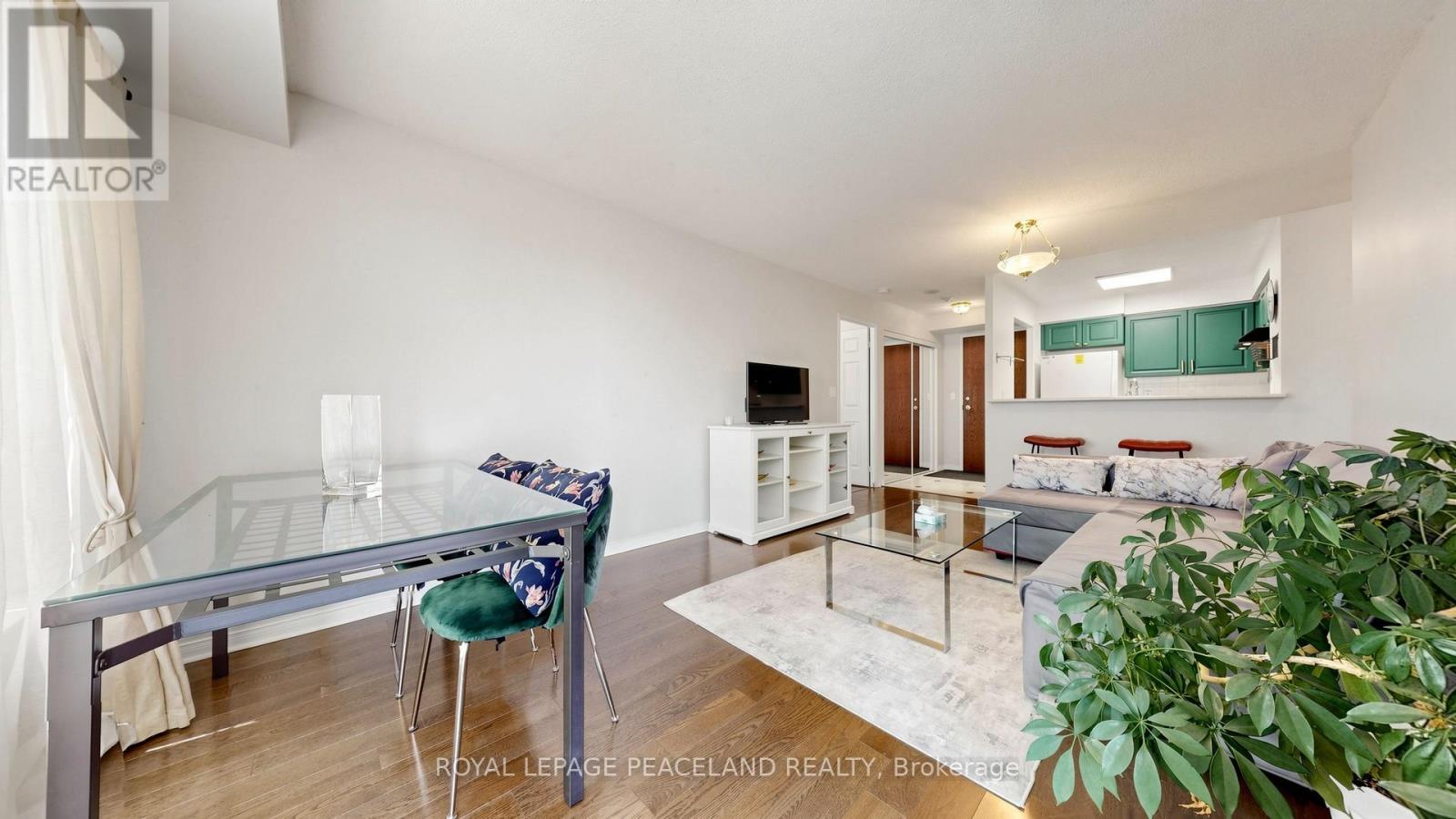 #409 18 PEMBERTON AVENUE - 6