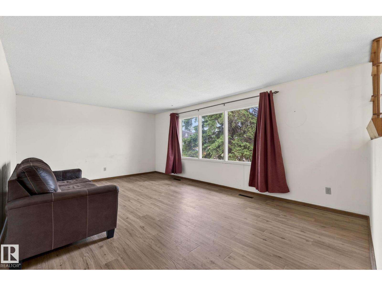 13920 64 ST NW - 9