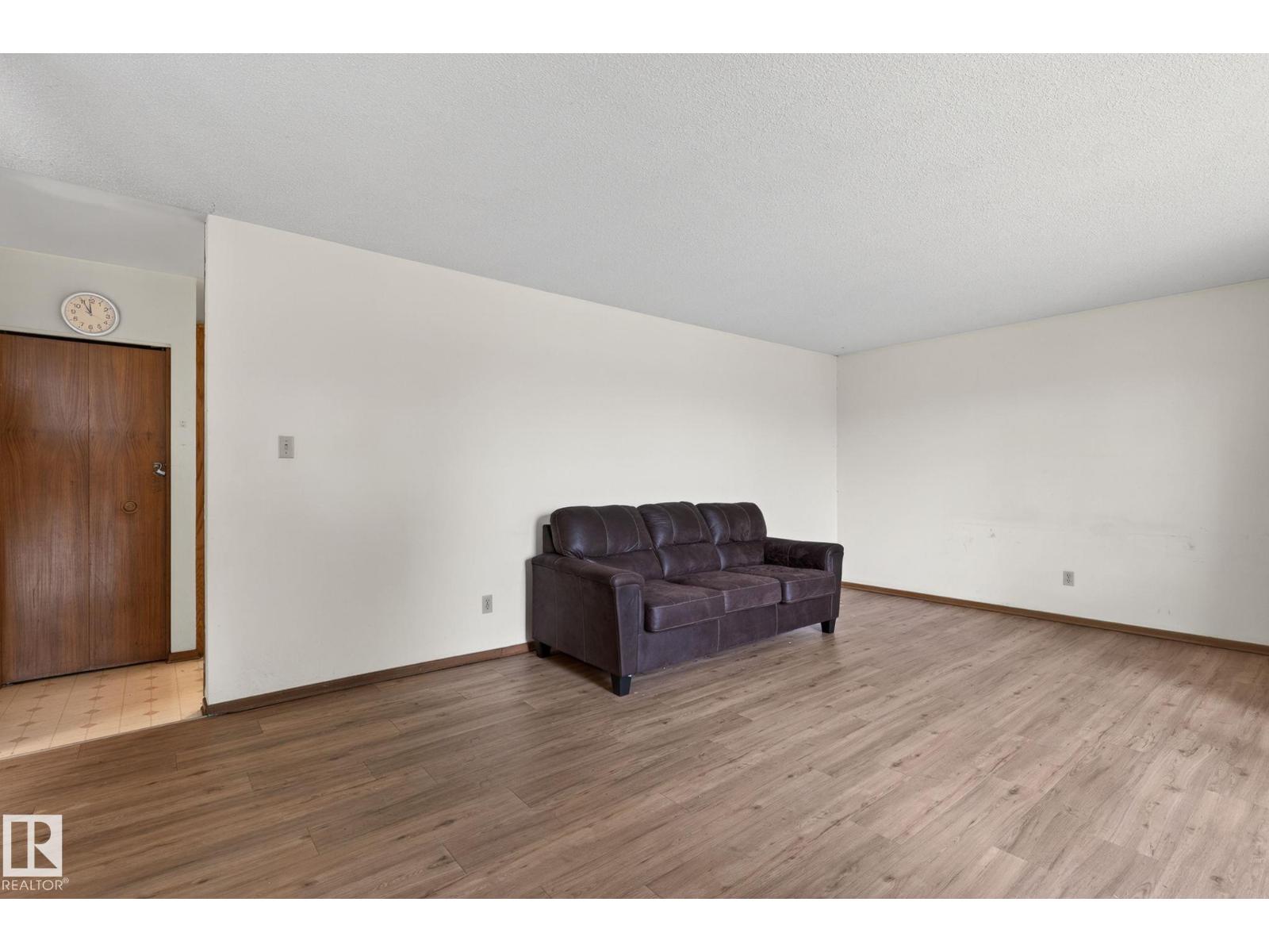 13920 64 ST NW - 10