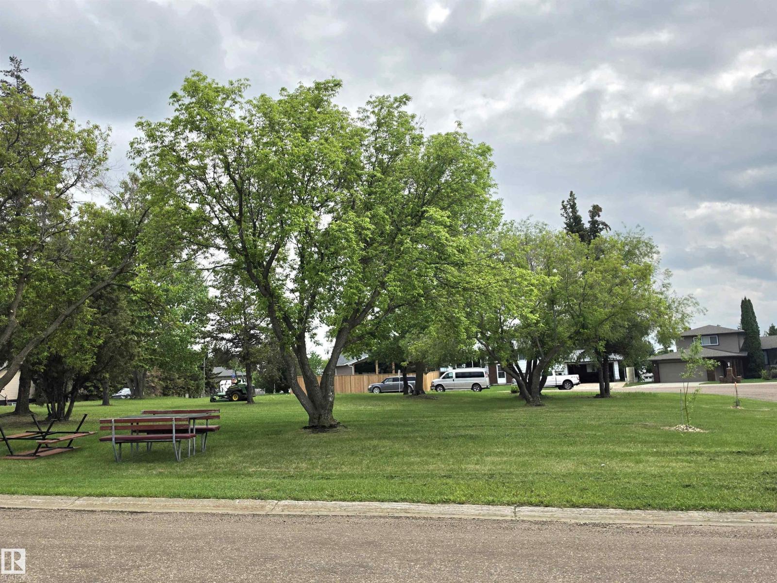 4606 54 AV - photo 2