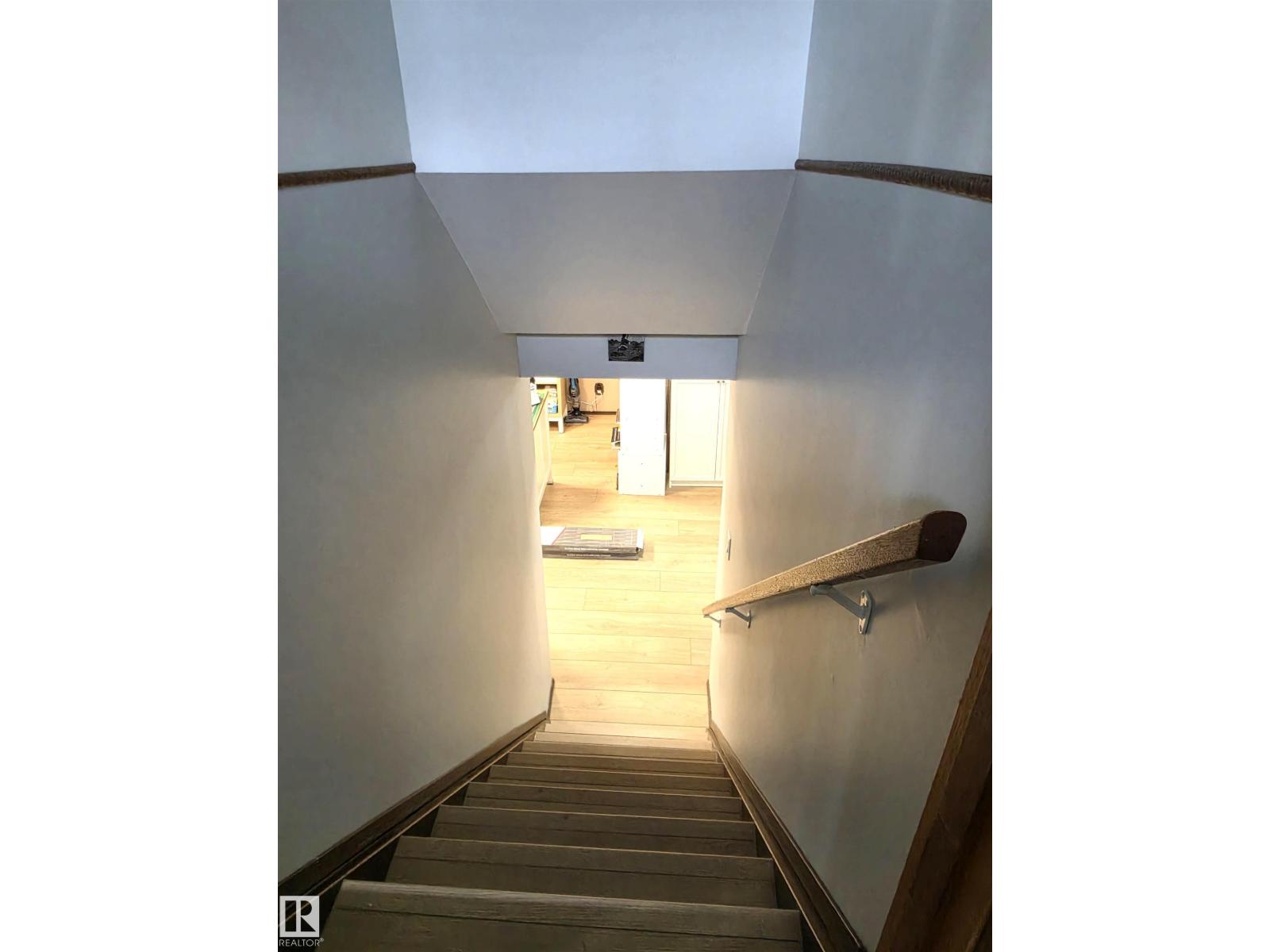 4606 54 AV — photo 26
