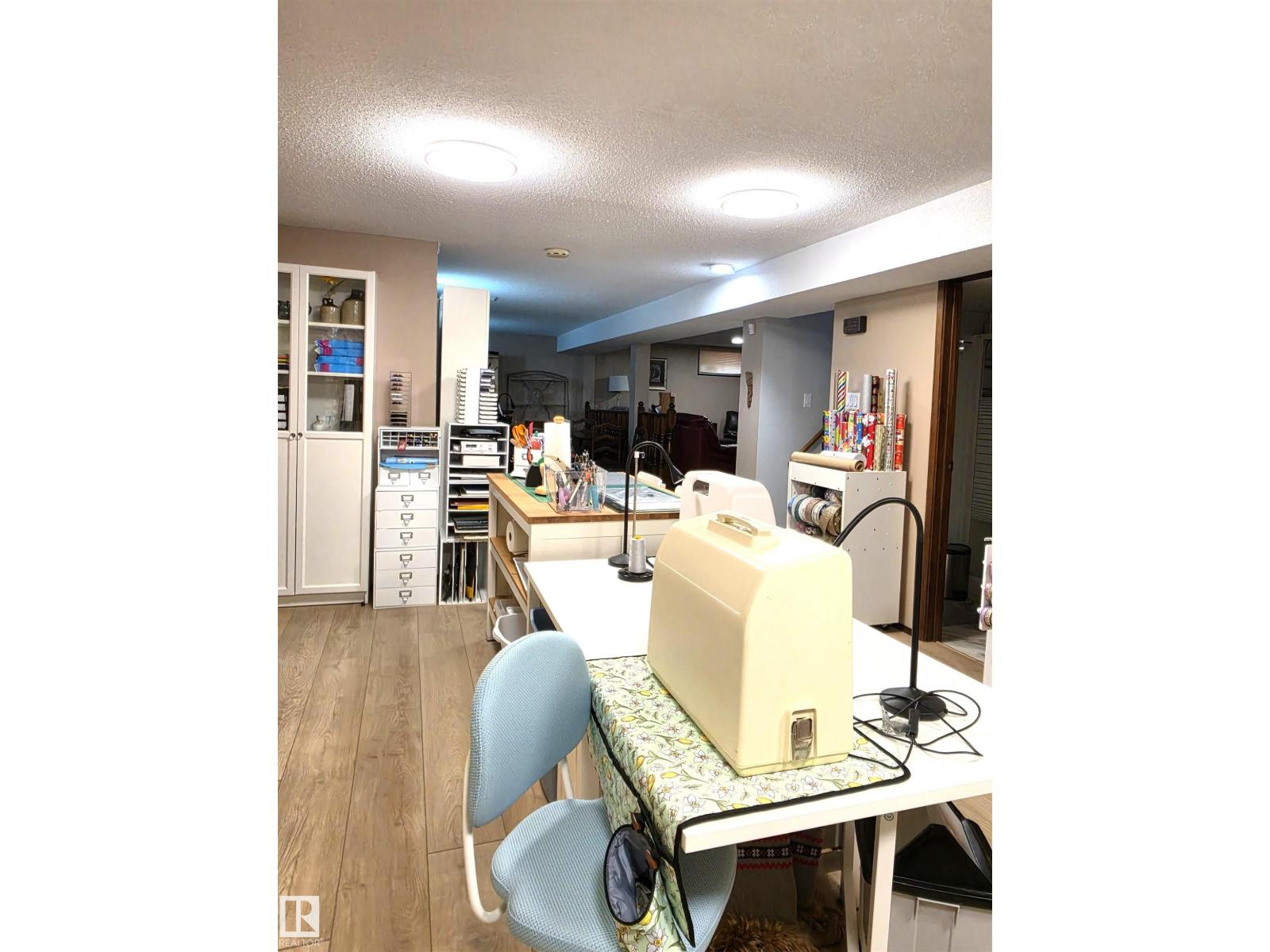 4606 54 AV — photo 29
