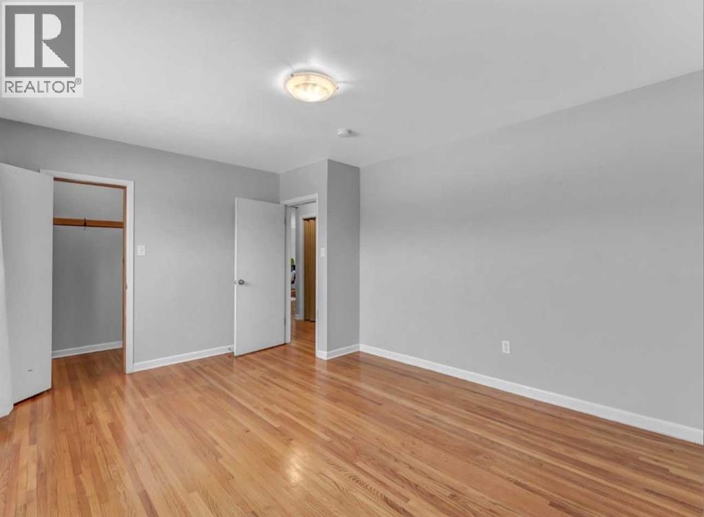 261 9 Street SW — photo 20