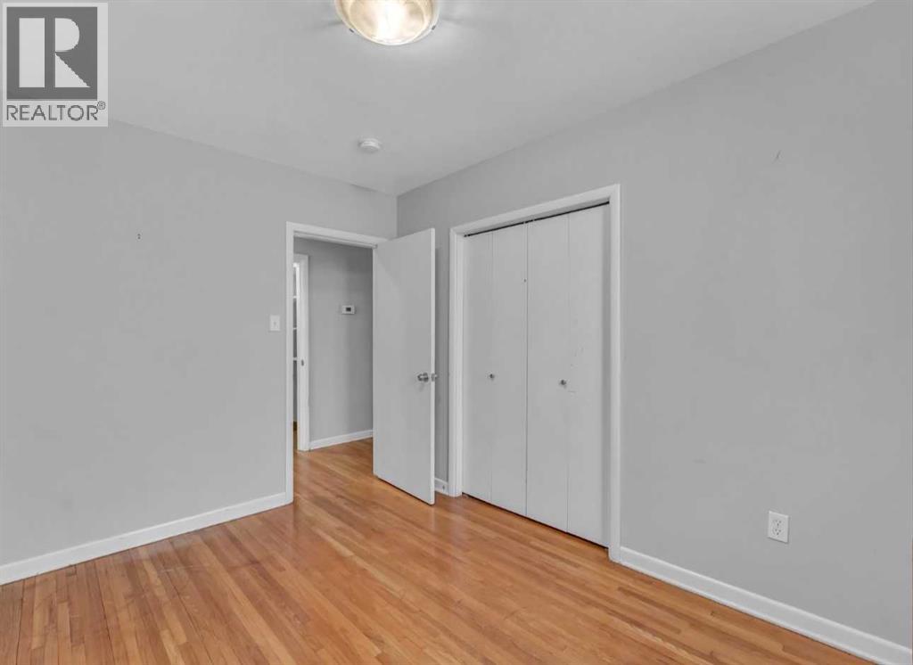 261 9 Street SW — photo 23