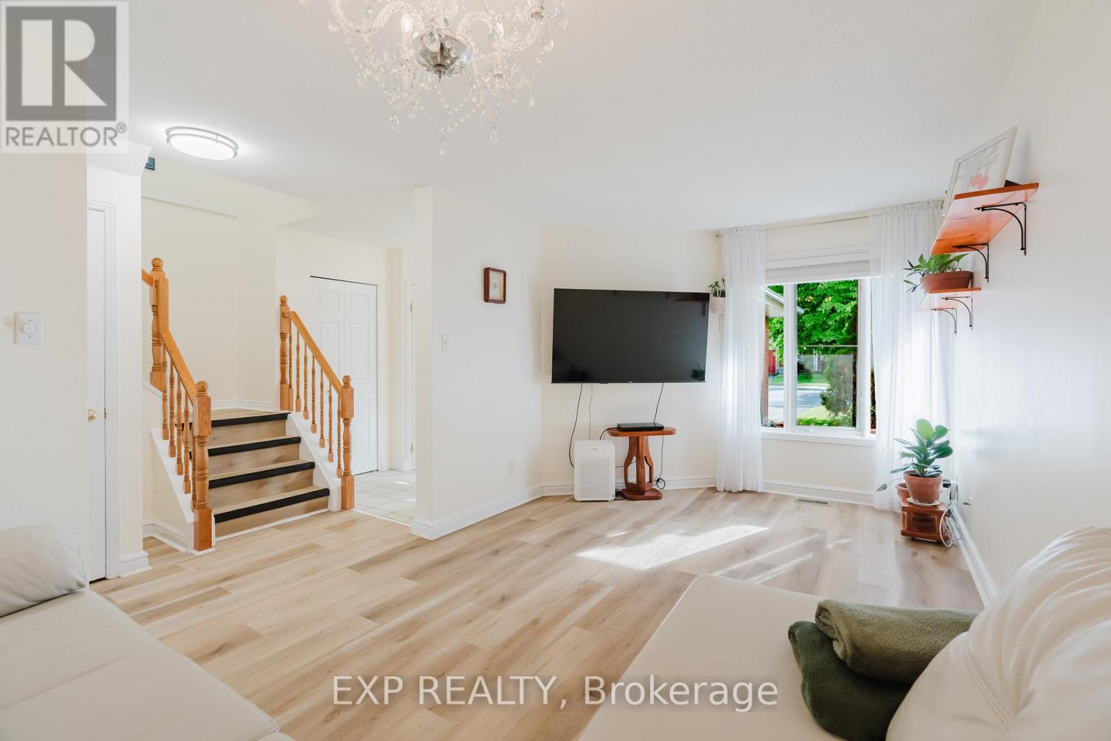 3 Bed, 2 Bath House for Sale in Ottawa – 191 BEATRICE DRIVE, Ottawa – MLS# X13315638 - Image 10