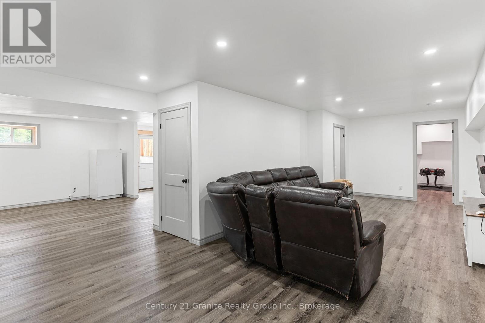 1007 WINDING CREEK ROAD - 32
