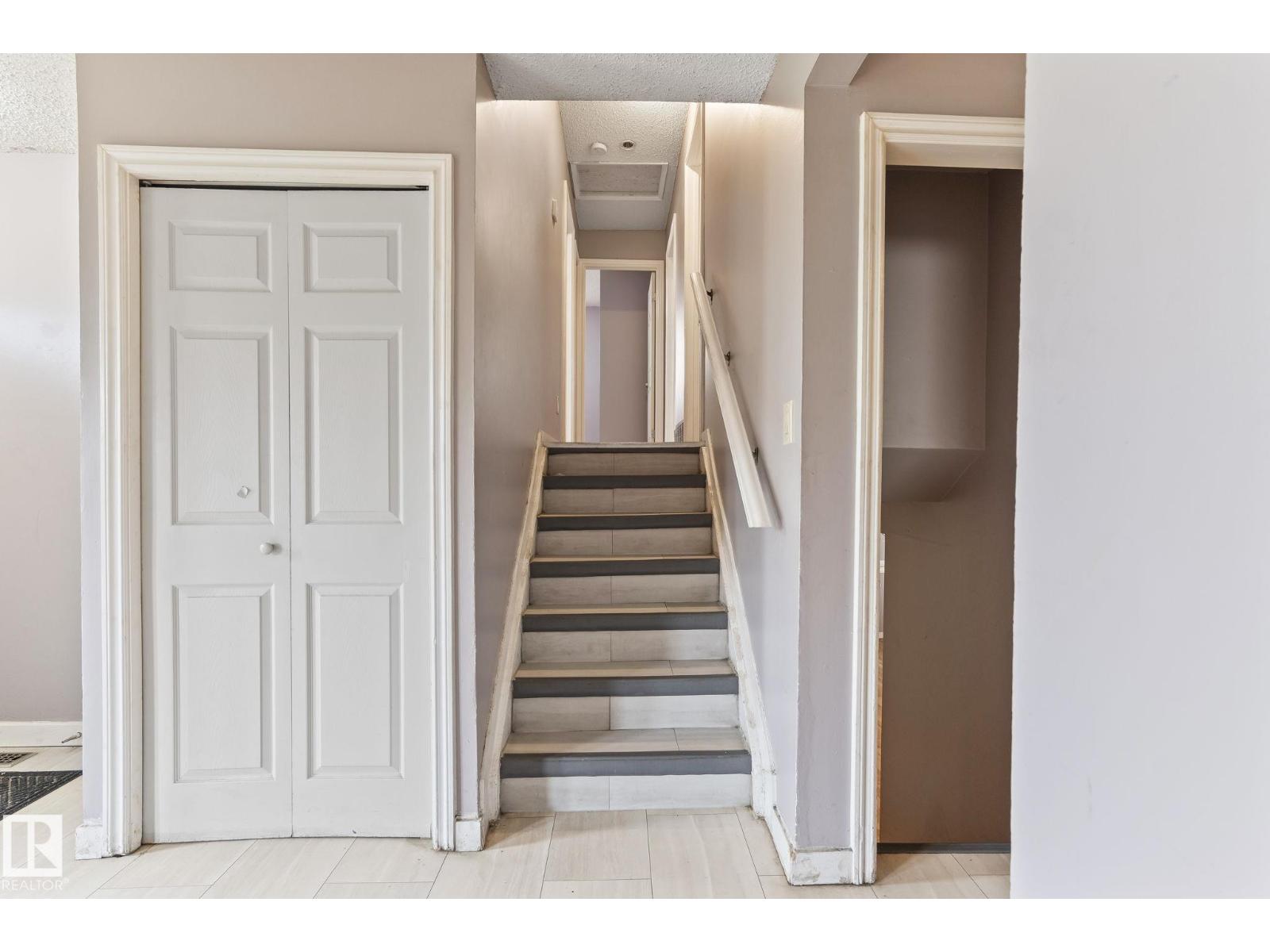 2045 46ST NW - 11