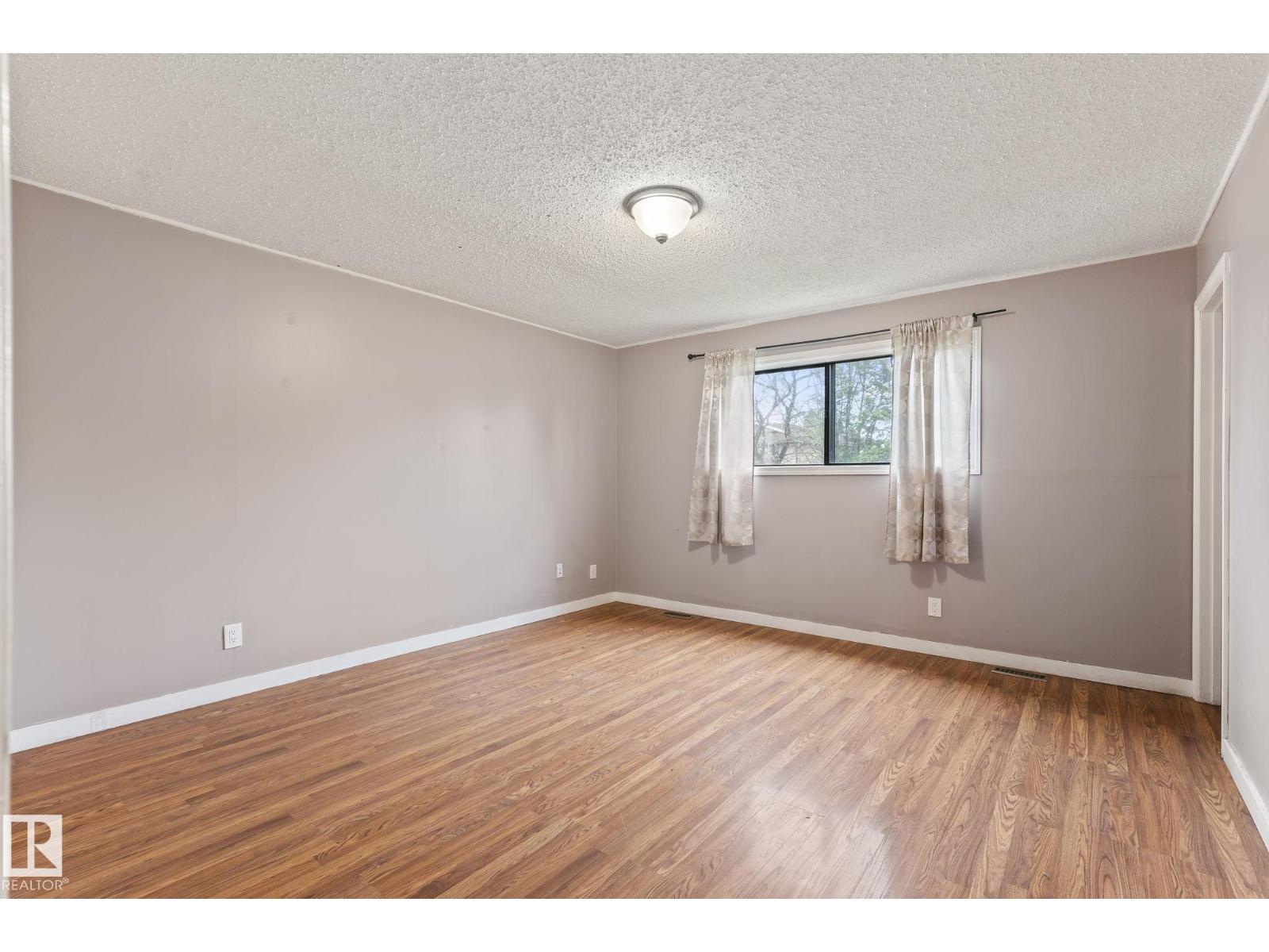 2045 46ST NW - 14