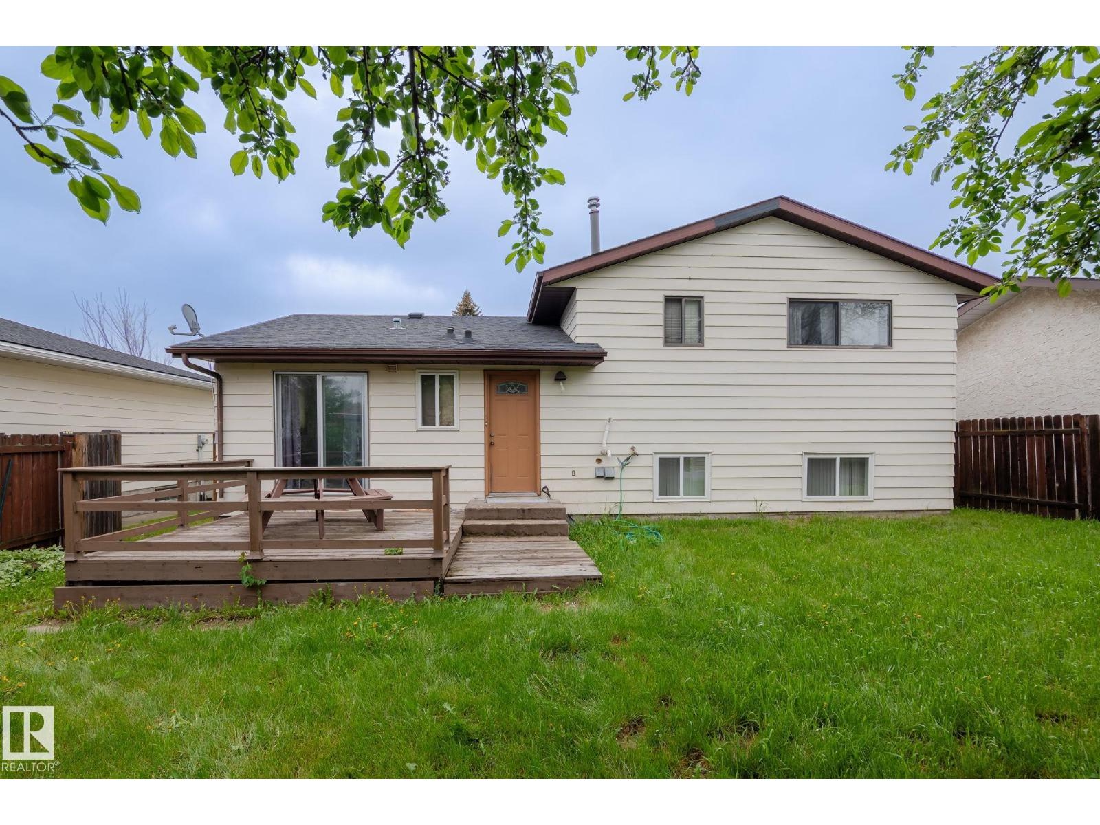 2045 46ST NW - 31