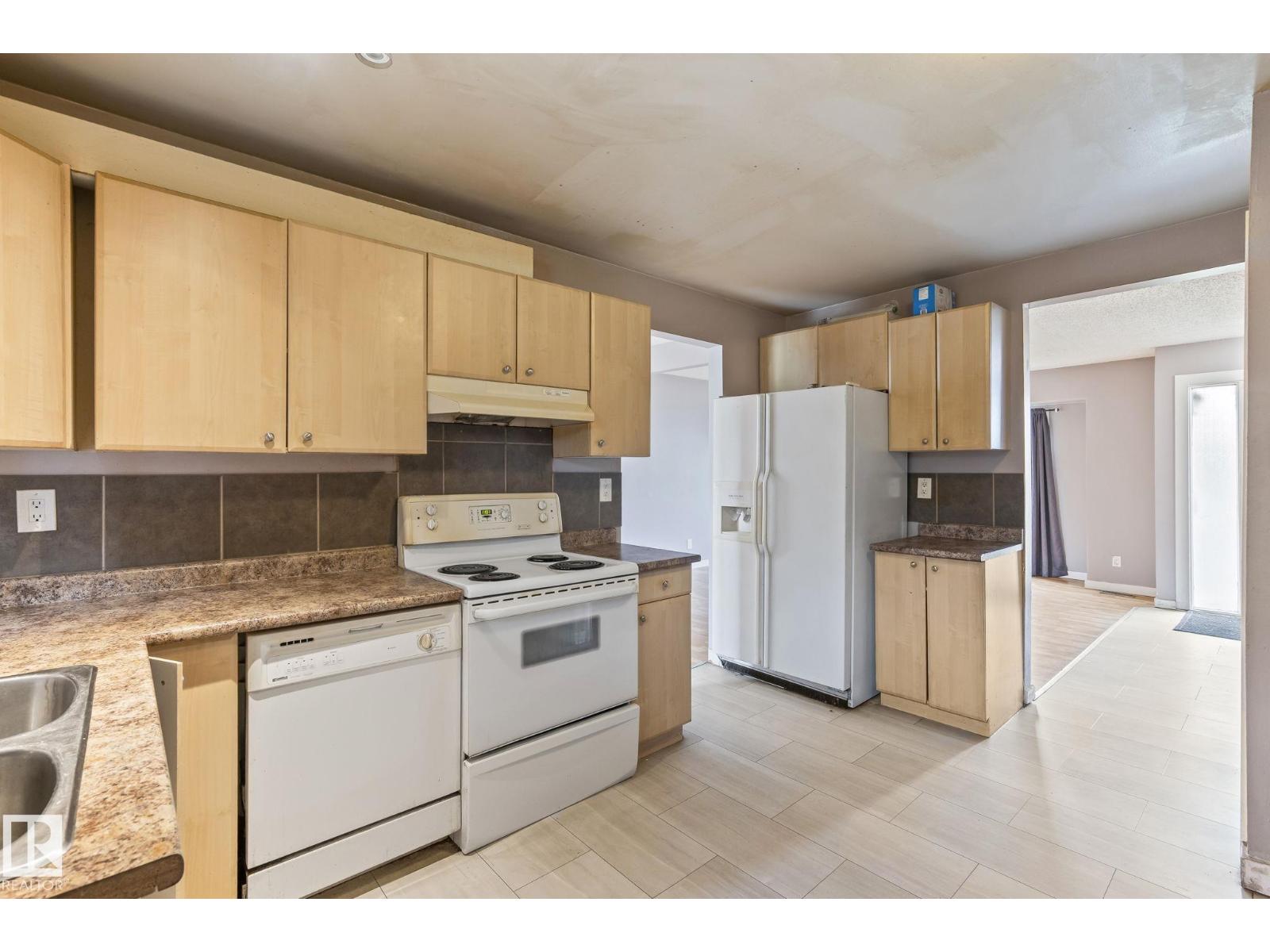 2045 46ST NW - 9