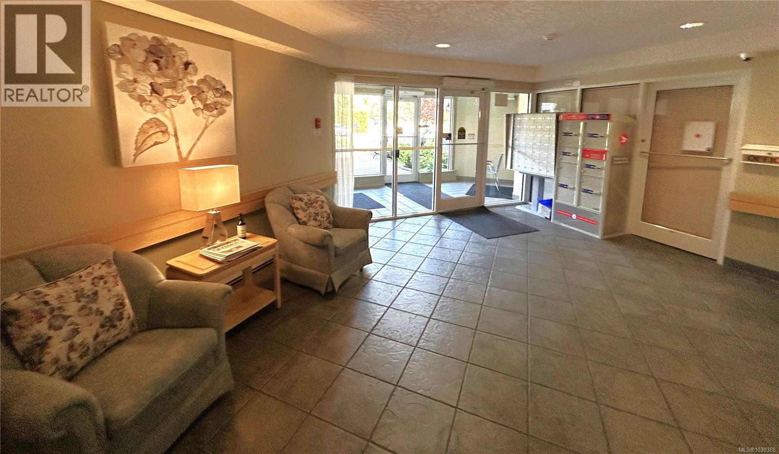 101 1505 Church Avenue, Saanich