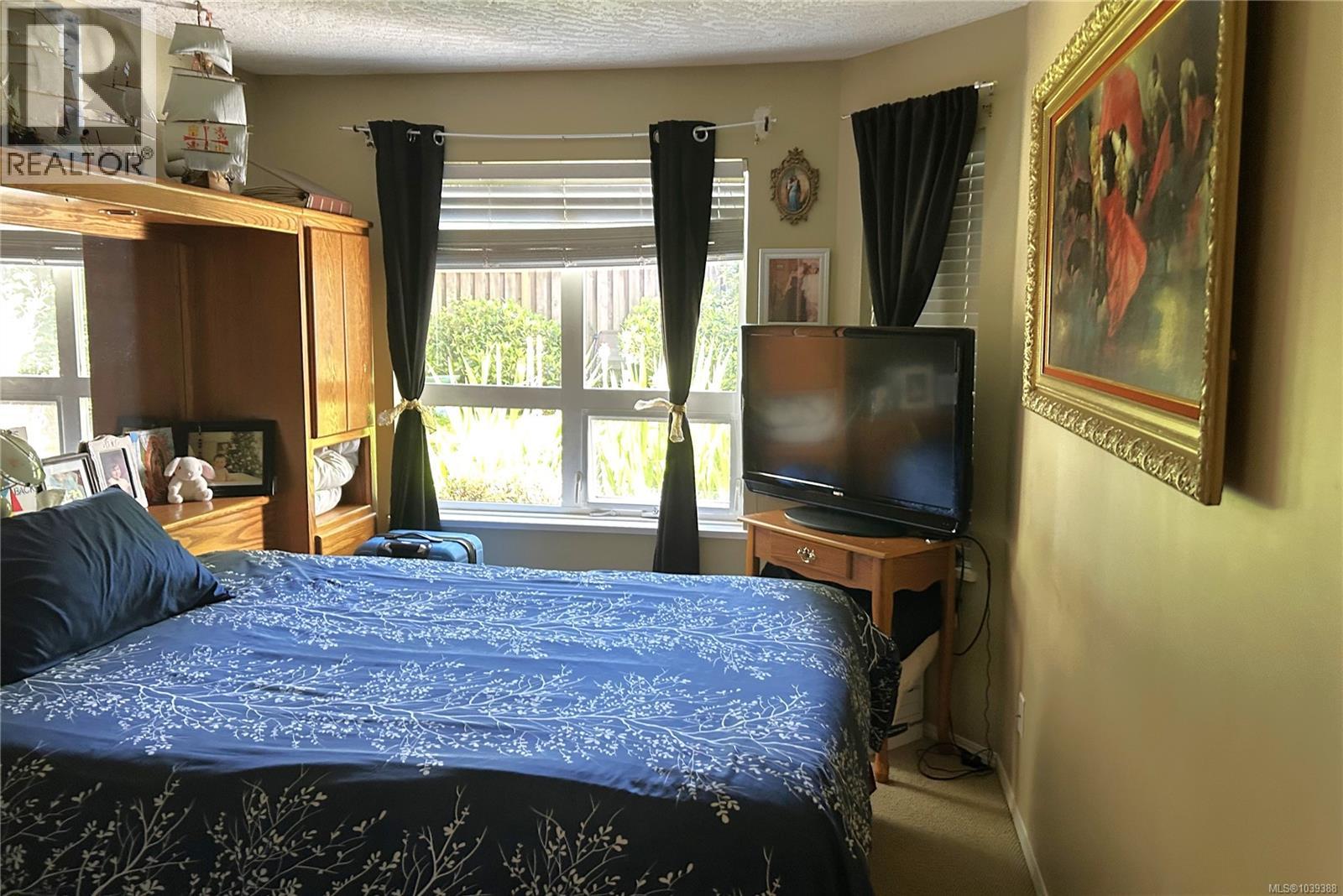 101 1505 Church Avenue, Saanich