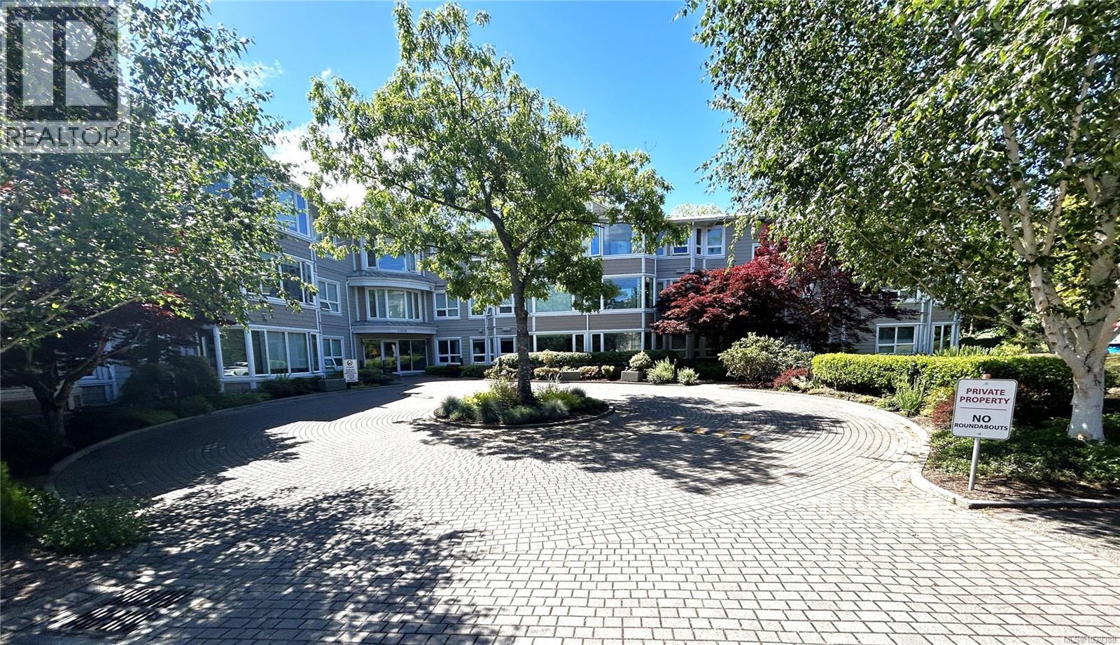 101 1505 Church Avenue, Saanich