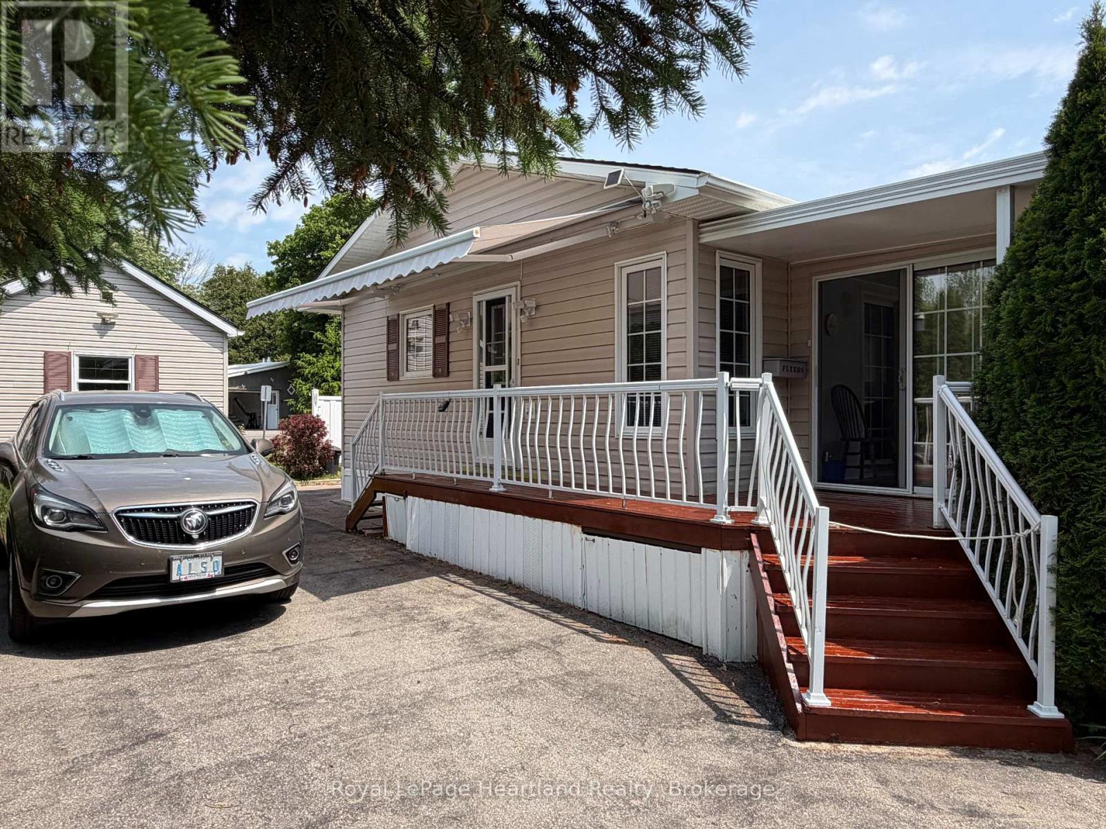 14 GARDEN ROAD - 32