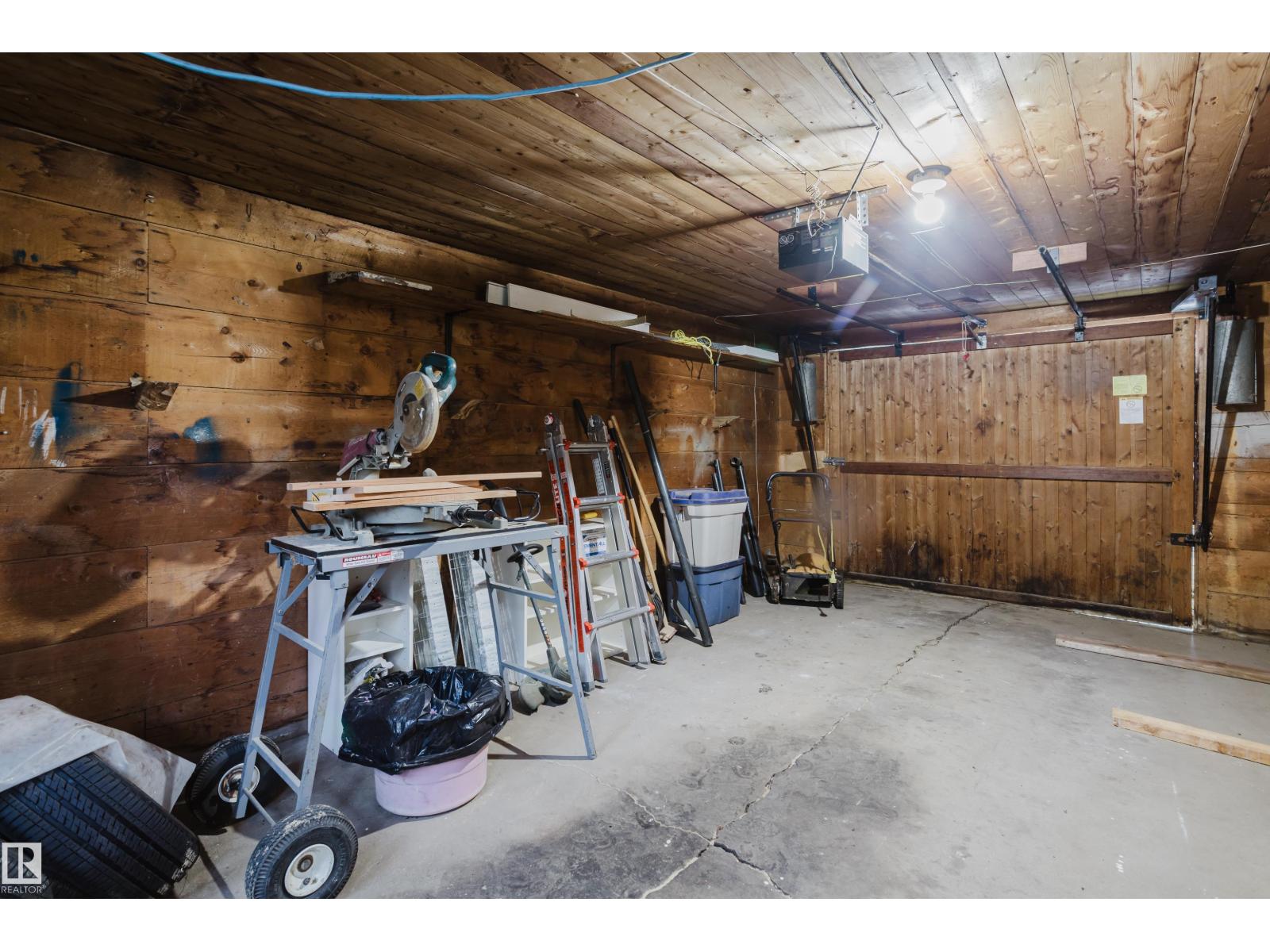 9929 88 AV NW - 46