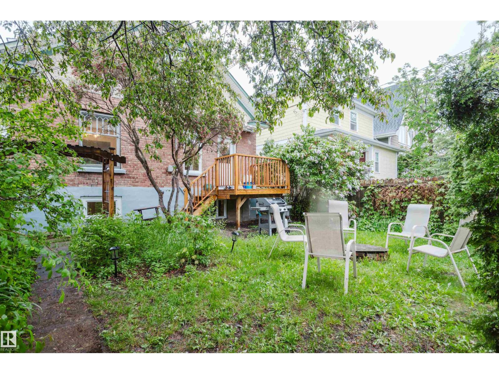 9929 88 AV NW - 45