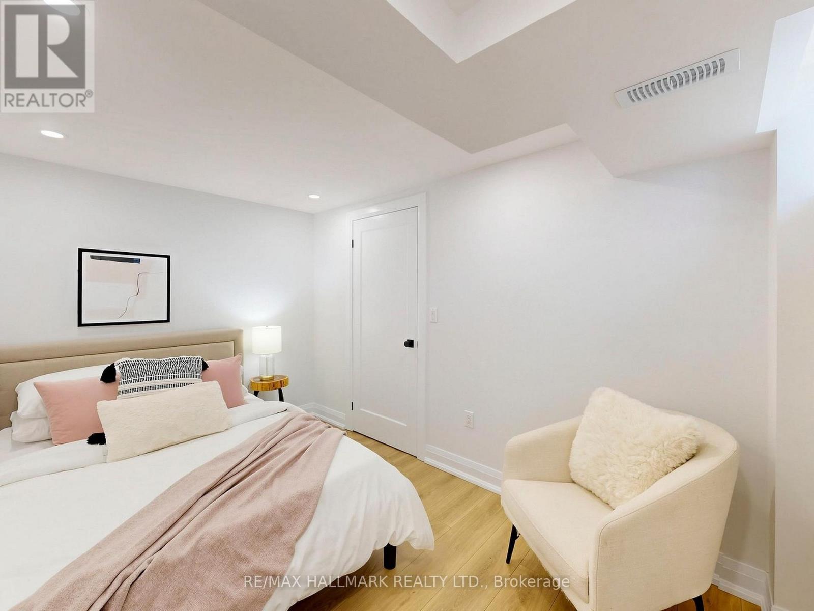 44 QUEENSDALE AVENUE - 15