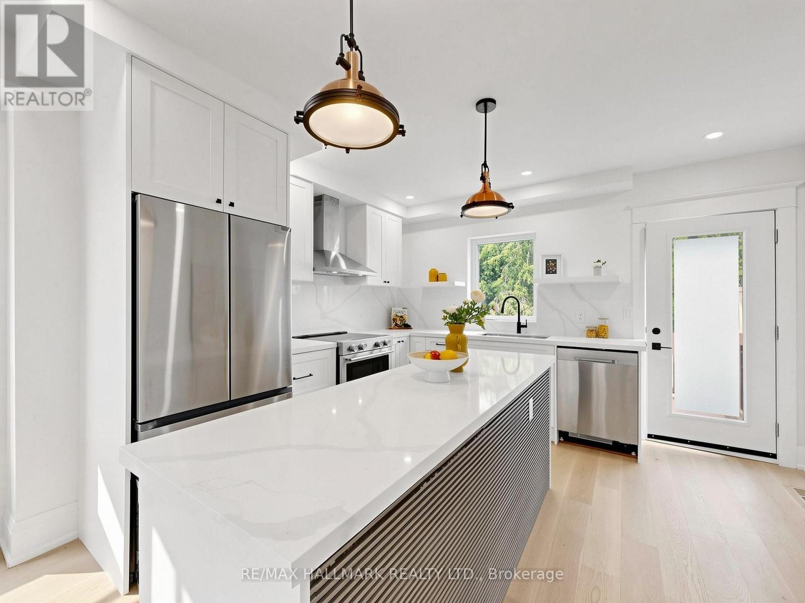 44 QUEENSDALE AVENUE - 4