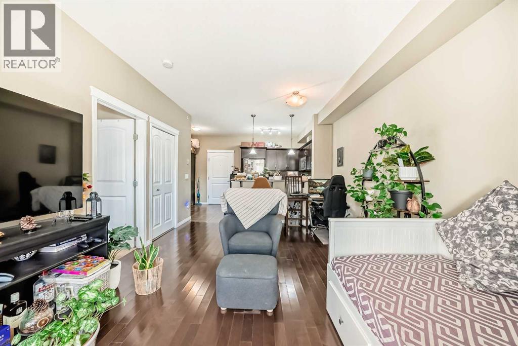 #4404 31 Country Village Manor NE - 13