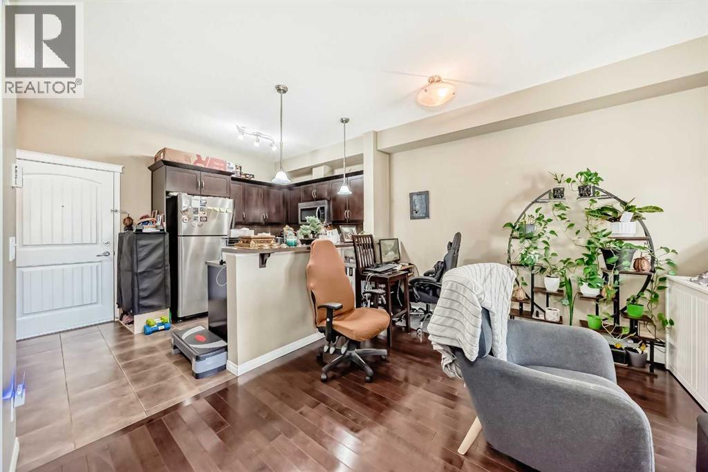 #4404 31 Country Village Manor NE - 14