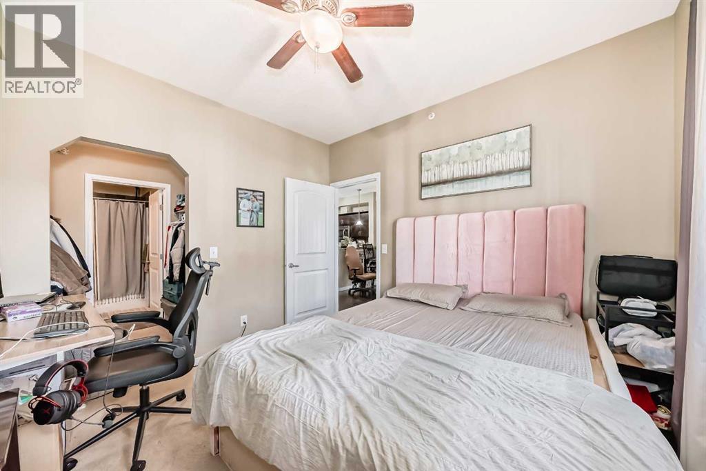 #4404 31 Country Village Manor NE - 16