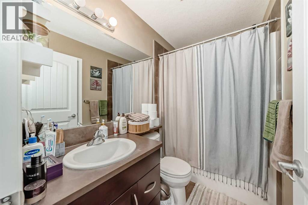 #4404 31 Country Village Manor NE - 17