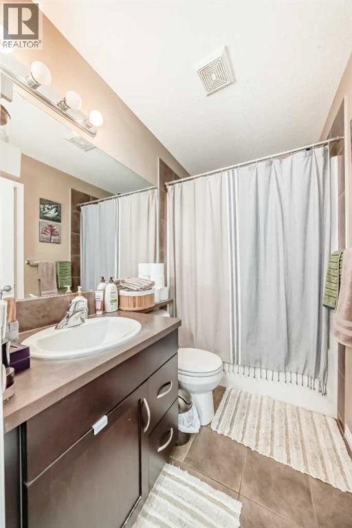 #4404 31 Country Village Manor NE - 18
