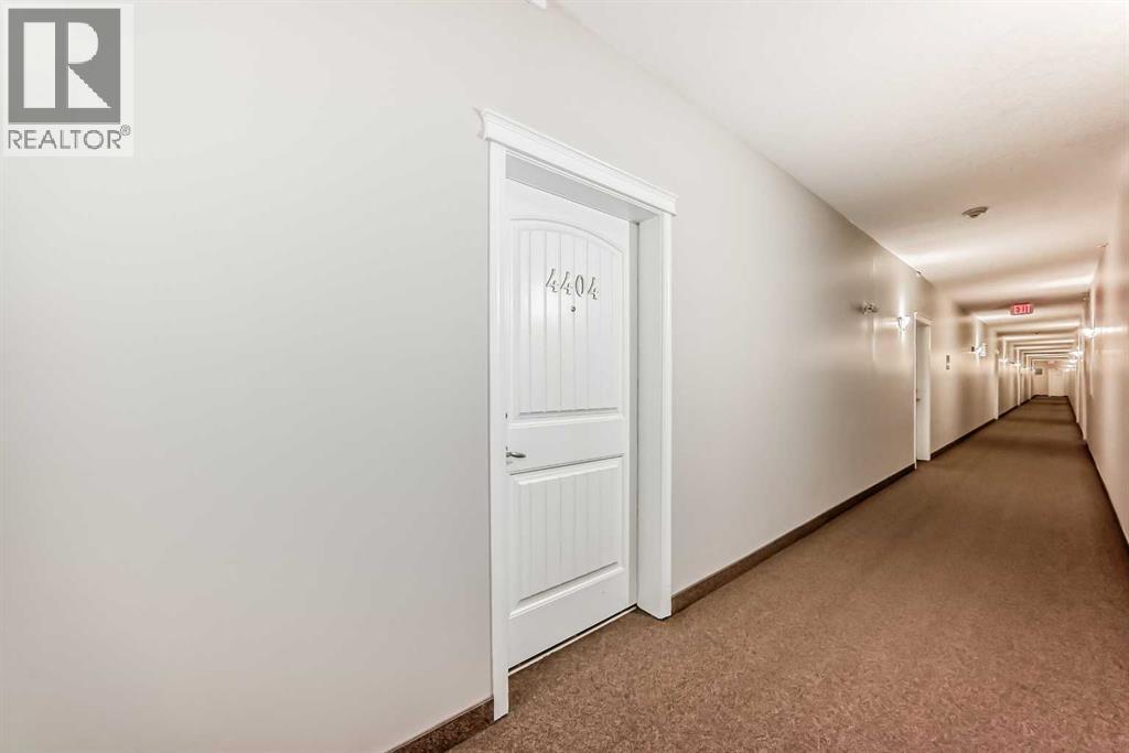 #4404 31 Country Village Manor NE - 20
