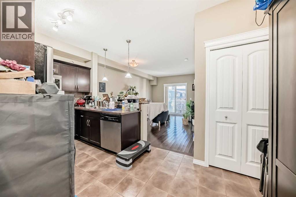 #4404 31 Country Village Manor NE - 4